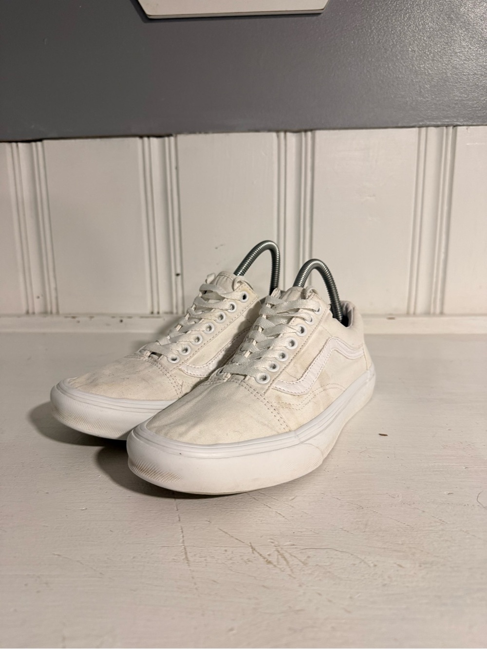 Women’s Casual Low-Top Canvas Sneakers - White